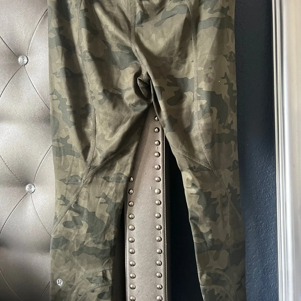 Lululemon Camo Leggings - Picture 6 of 6